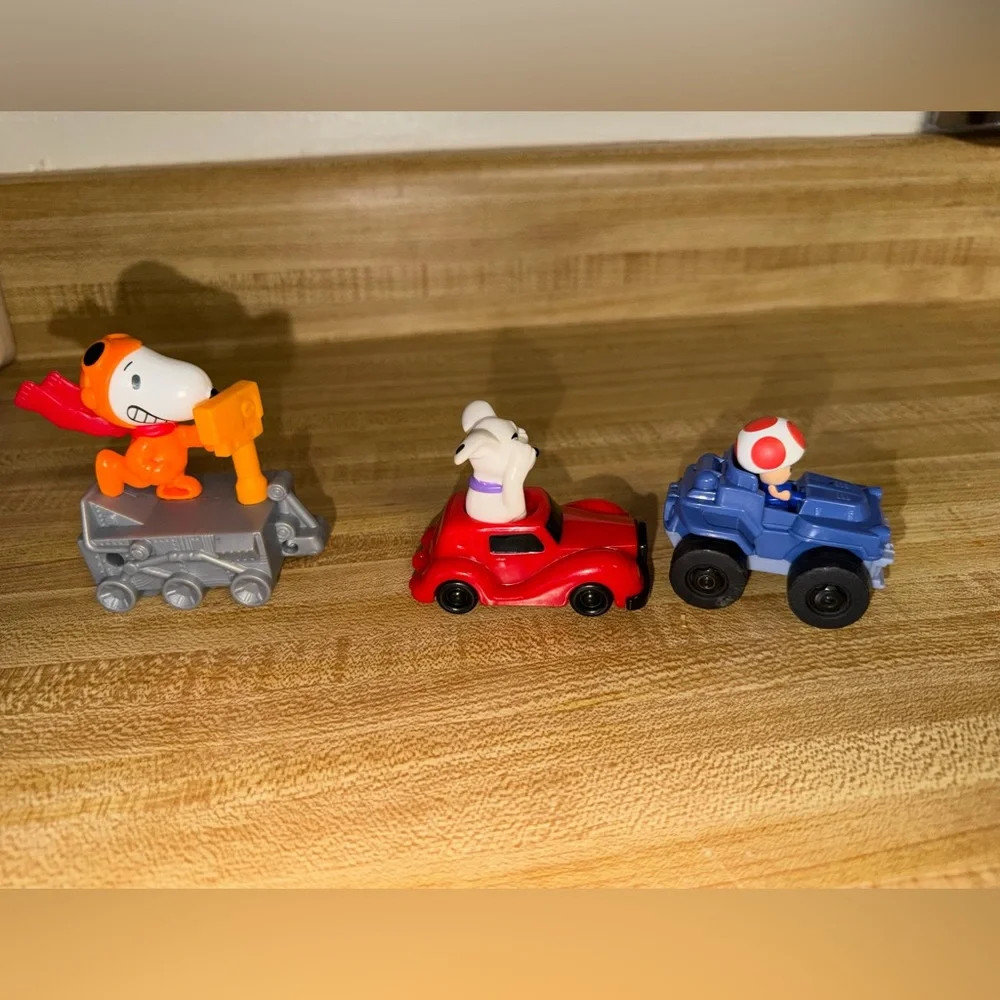 2010 Lot of McDonald's collectible car sets Snoopy cruella deville mushroom toad